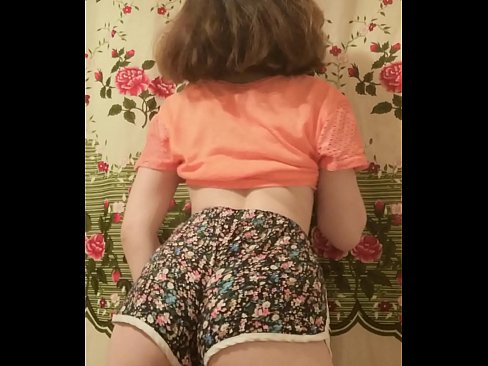 ❤️ Sexet ung babe laver en striptease ved at filme sine shorts på kamera ❤️ Porno vk at da.oldsex.ru ❤