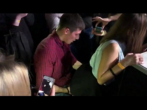 ❤️ Rigtig sex i en russisk natklub. 18-årig russisk pige i anus og vagina kneppet i en natklub ❤️ Porno vk at da.oldsex.ru ❤